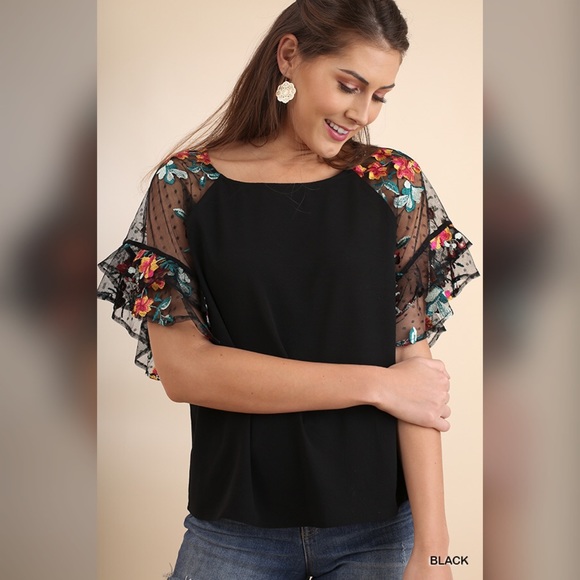 LAST 1!! 💕Wide neck polka dot and floral top! ❤️ - Picture 4 of 6